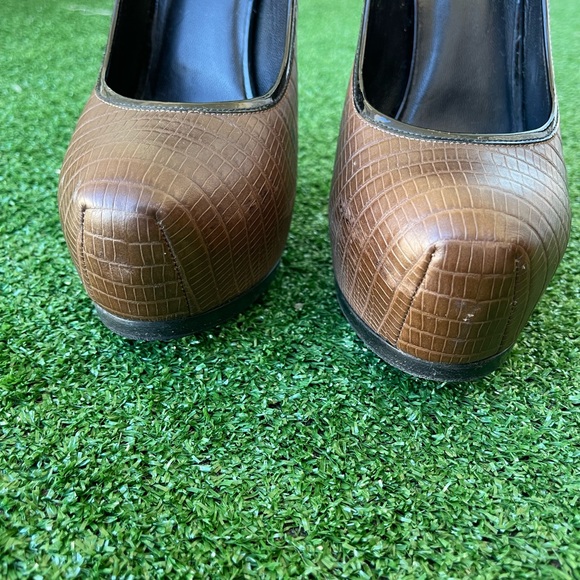 Yves Saint Laurent heels size 9.5 - Picture 9 of 11